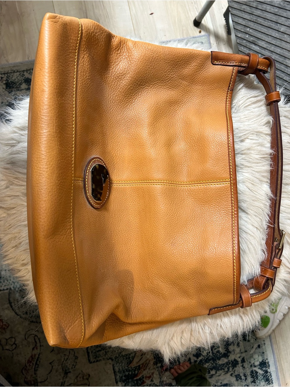 Classic Women's Leather Tote Bag in Cognac